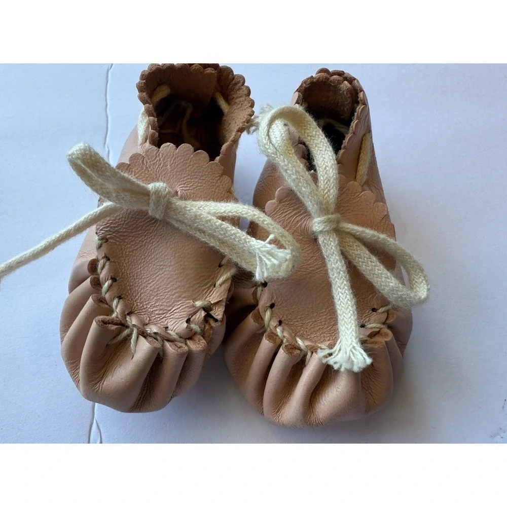 Vtg Infant Baby Shoes‎ pink leather Tie Moccasins